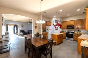 629 E Sheila Cir, Joshua, TX 76058 - Photo 6