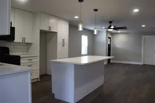 10922 Limestone Dr, Balch Springs, TX 75180 - Photo 4