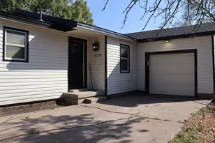 10922 Limestone Dr, Balch Springs, TX 75180 - Photo 2