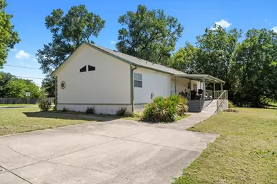 705 W Saunders, Trenton, TX 75490 - Photo 6