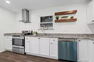 924 E Titus, Mexia, TX 76667 - Photo 8