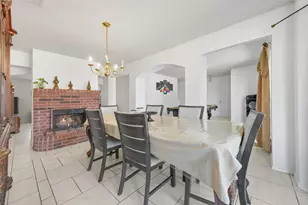 925 Clover Hill Ln, Cedar Hill, TX 75104 - Photo 2