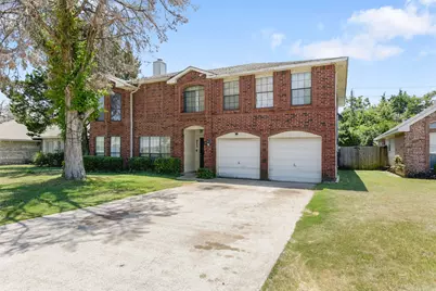 925 Clover Hill Lane, Cedar Hill, TX 75104 - Photo 1