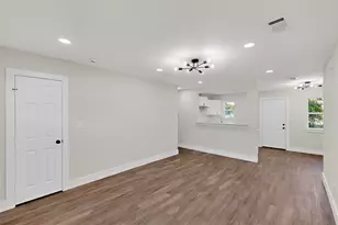 10142 Pebble Valley Ln, Dallas, TX 75217 - Photo 10