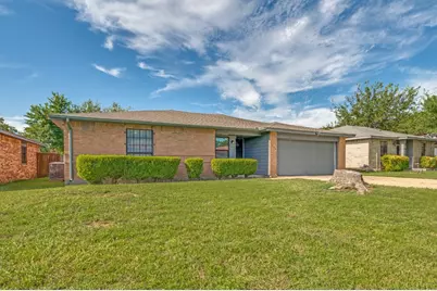 834 Apple Valley, Lancaster, TX 75134 - Photo 2