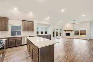 7729 Oakmeade St, Joshua, TX 76058 - Photo 10