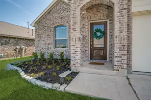 405 Everglades St, Princeton, TX 75407 - Photo 2