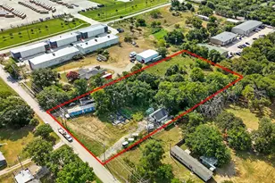 9201 Lonesome Dove Dr, Little Elm, TX 75068 - Photo 2