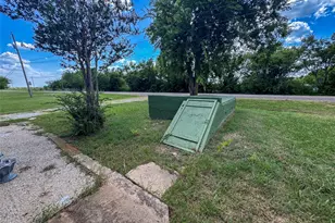 121 S Bois D Arc St, Bailey, TX 75452 - Photo 14