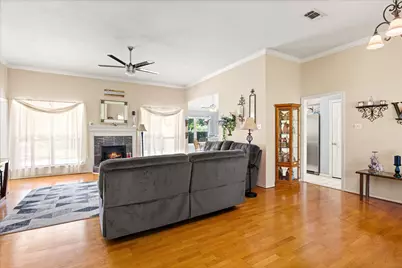 8901 Magnolia Vale Drive, Granbury, TX 76049 - Photo 4