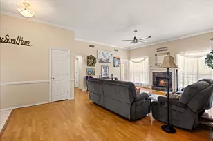 8901 Magnolia Vale Dr, Granbury, TX 76049 - Photo 6