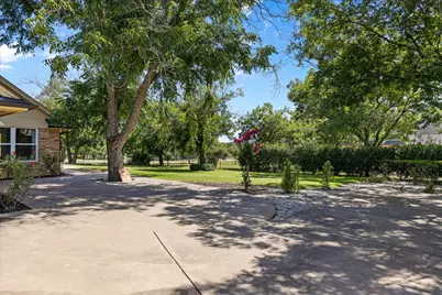 8901 Magnolia Vale Drive, Granbury, TX 76049 - Photo 28