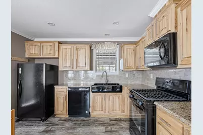 411 N Lake Shore Circle, Lake Bridgeport, TX 76426 - Photo 12