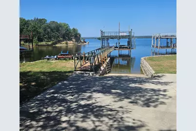 411 N Lake Shore Circle, Lake Bridgeport, TX 76426 - Photo 6