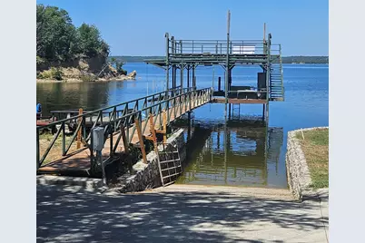 411 N Lake Shore Circle, Lake Bridgeport, TX 76426 - Photo 4