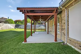 4611 Paddington Ln, Grand Prairie, TX 75052 - Photo 12