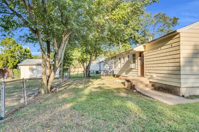 202 W Wheatland Road, Duncanville, TX 75116 - Photo 2