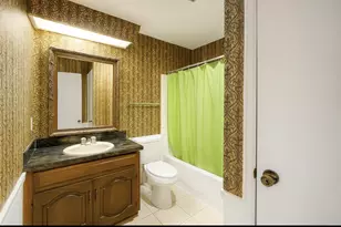 9601 Glengreen Dr, Dallas, TX 75217 - Photo 10