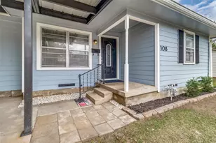 108 Leslie St, Bonham, TX 75418 - Photo 2