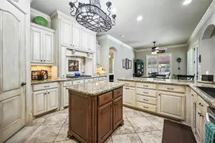 8000 Long Trail Dr, North Richland Hills, TX 76182 - Photo 18