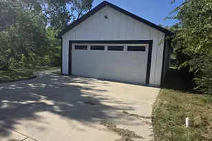 8354 Sussex St, White Settlement, TX 76108 - Photo 4