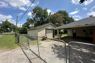 7001 Fairdale Ave, Dallas, TX 75227 - Photo 24