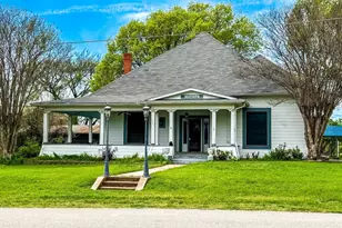 221 N Mount St, Fairfield, TX 75840 - Photo 1