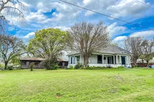 221 N Mount St, Fairfield, TX 75840 - Photo 2