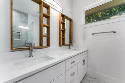 916 S Montreal Avenue, Dallas, TX 75208 - Photo 16