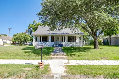 575 W Green Street, Stephenville, TX 76401 - Photo 2