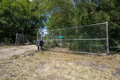 1065 Bluff Springs Road, Ferris, TX 75125 - Photo 28