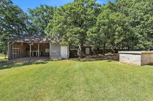 404 Selma Rd, Bowie, TX 76230 - Photo 18