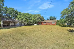 404 Selma Rd, Bowie, TX 76230 - Photo 20