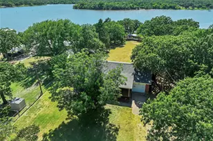 404 Selma Rd, Bowie, TX 76230 - Photo 4
