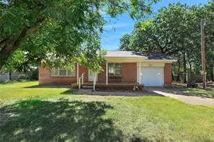 404 Selma Rd, Bowie, TX 76230 - Photo 4