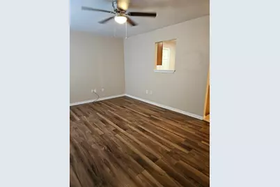 225 E Craven Avenue, Lacy Lakeview, TX 76705 - Photo 1