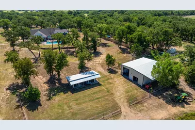 411 Center Hill Road, Gainesville, TX 76240 - Photo 8