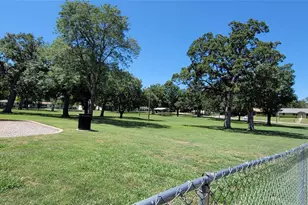 413 S Eddy Ave, Denison, TX 75020 - Photo 28