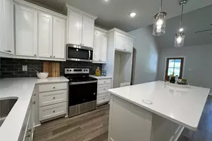 413 S Eddy Ave, Denison, TX 75020 - Photo 2