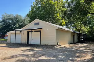 646 NE 19th St, Paris, TX 75460 - Photo 1