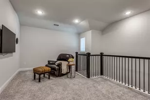 553 Hutchinson Ln, Lewisville, TX 75077 - Photo 16