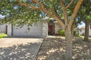 2529 Nogales Dr, Fort Worth, TX 76108 - Photo 2