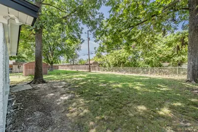 1509 Meadowcrest Drive, Garland, TX 75042 - Photo 38