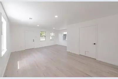 1509 Meadowcrest Drive, Garland, TX 75042 - Photo 8