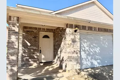 2335 Bloomfield Drive, Arlington, TX 76012 - Photo 2