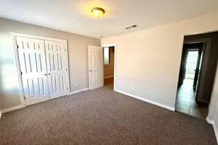 2335 Bloomfield Dr, Arlington, TX 76012 - Photo 10