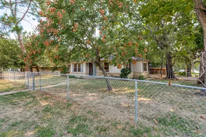 213 S Allen Street, Boyd, TX 76023 - Photo 4