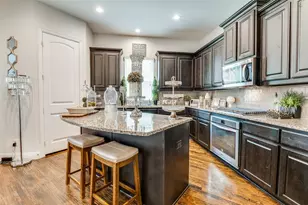 2665 Venice Dr, Grand Prairie, TX 75054 - Photo 4