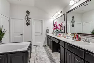 2665 Venice Dr, Grand Prairie, TX 75054 - Photo 10