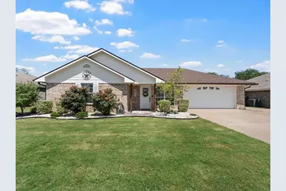 211 Broken Arrow Drive, Lacy Lakeview, TX 76705 - Photo 1